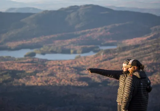 Pointing to more mountains. 